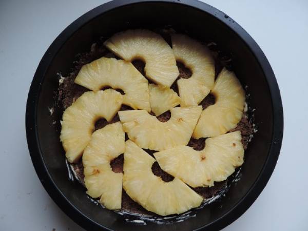 Gâteau à l'ananas frais caramélisé à la cassonade - Préparation etape 2