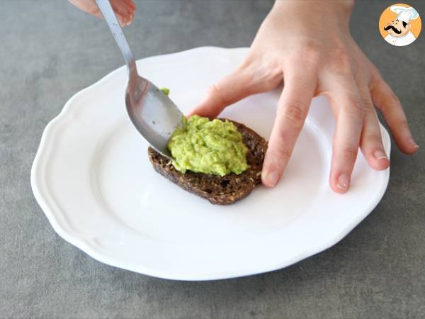 Toast avocat et oeuf poché - Avocado toast - Préparation etape 3