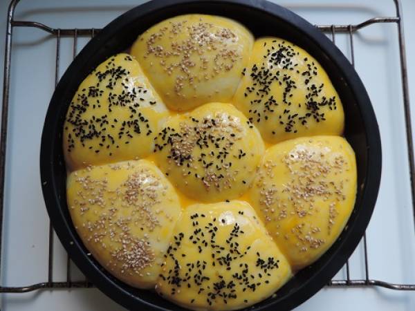 Pain de Radia aux graines de sésame dorées et noires - Préparation etape 4