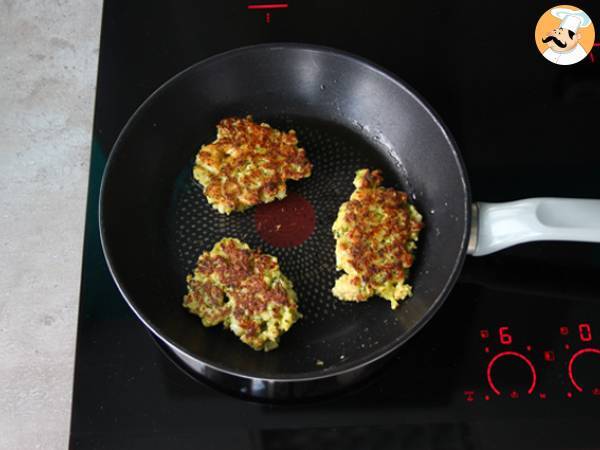 Galettes de chou-fleur et brocoli au curry - Préparation etape 4