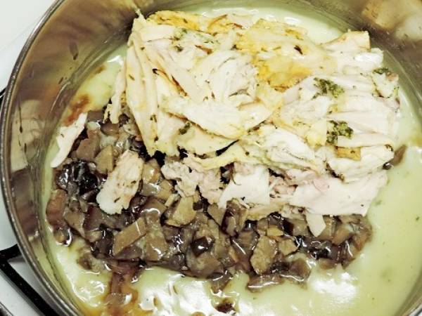 Vol au vent aux restes de poulet et champignons des bois - Préparation etape 3