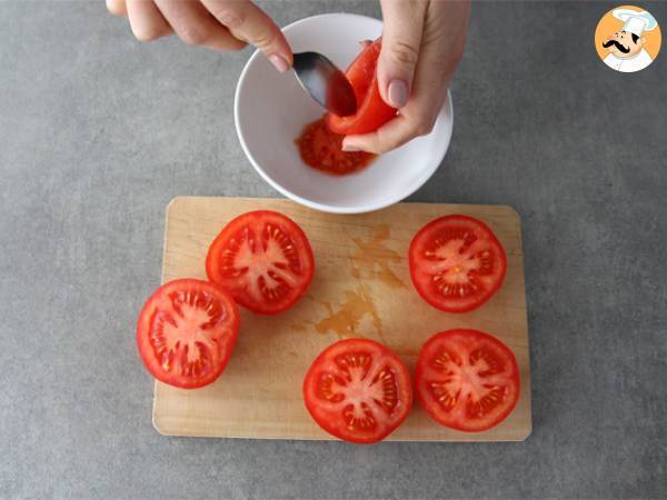 Tomates farcies au thon, fromage frais et aux olives - Préparation etape 1