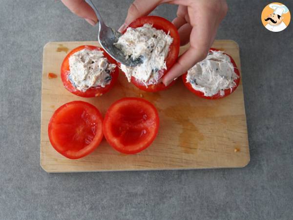 Tomates farcies au thon, fromage frais et aux olives - Préparation etape 3