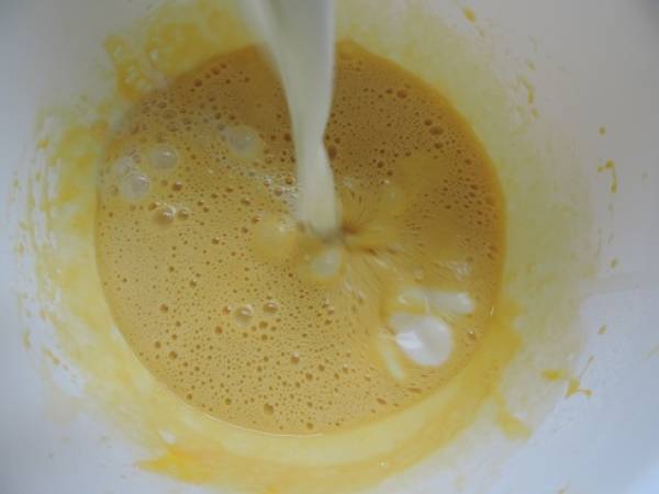 Clafoutis de pruneaux au Patxaran, façon Alain Ducasse - Préparation etape 4