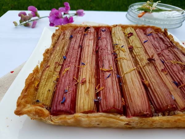 Tarte rhubarbe sur crème de noisettes - Préparation etape 4