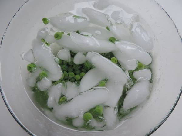 Omelette aux petits pois d'Alain Ducasse, végétarien - Préparation etape 1