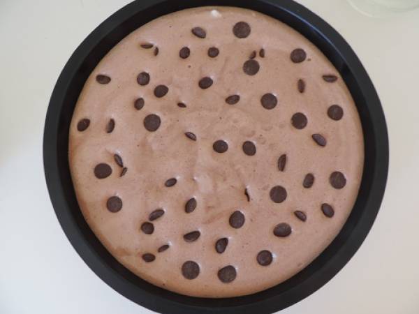 Gâteau magique au chocolat, chantilly vanille et ricoré, framboises et groseilles rouges - Préparation etape 2