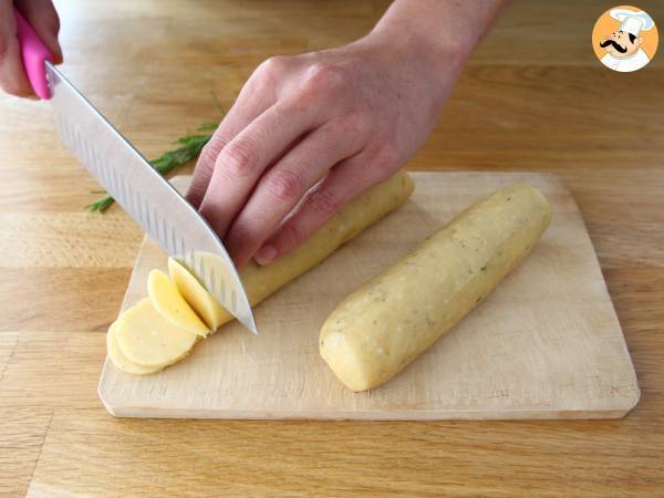 Biscuits apéritif au parmesan et romarin - Préparation etape 3