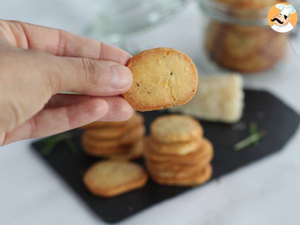 Biscuits apéritif au parmesan et romarin - Préparation etape 5