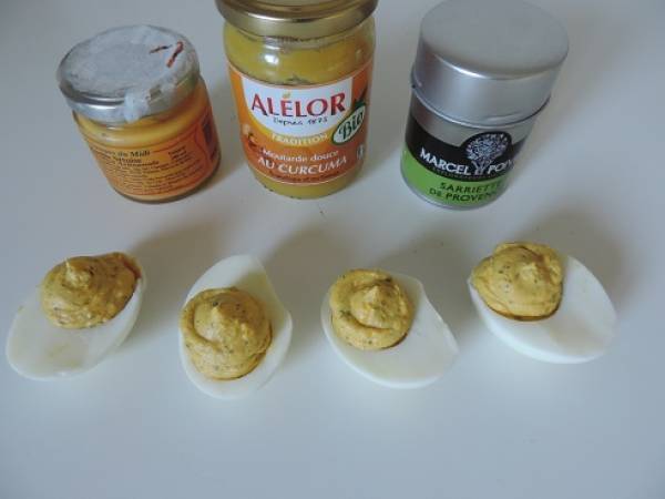 Salade de fenouil aux tomates séchées, oeufs durs farcis et filet de pintade - Préparation etape 1