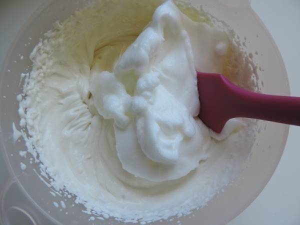 Mousse à la crème de pistache et blancs d'oeufs - Préparation etape 2