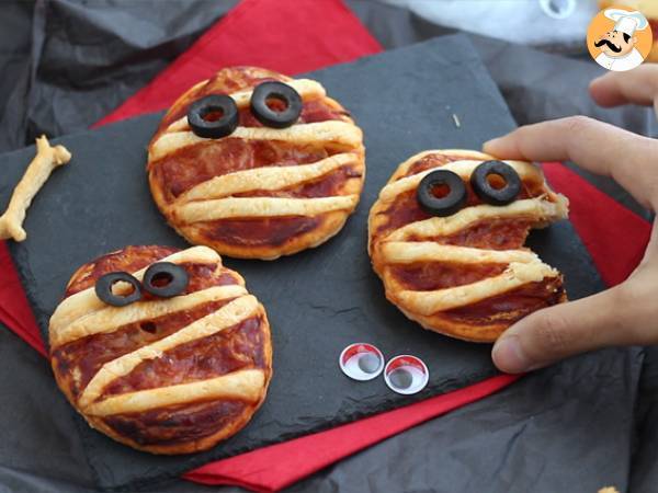 Feuilletés pizzas momies - Préparation etape 6
