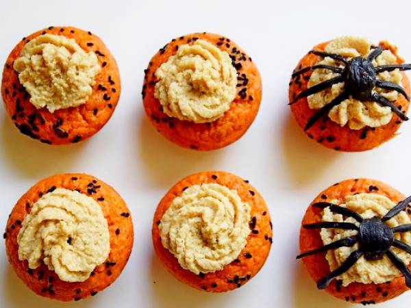 Cupcake aux tomates, chantilly de noix de cajou et araignée d'ail noir.... - Préparation etape 4