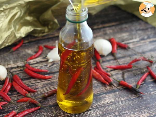 Huile piquante pour pizzas maison - Préparation etape 2