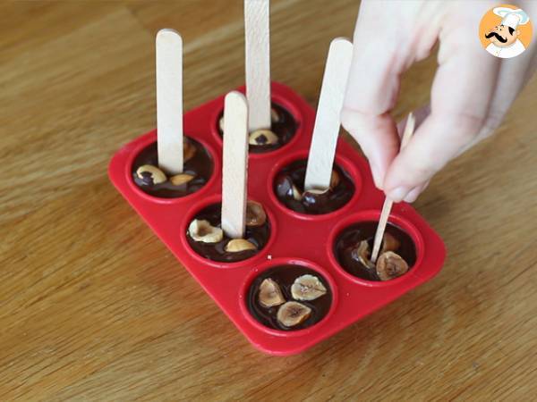 Sucettes pour chocolat chaud: chocolat noir + noisettes grillées - Préparation etape 3
