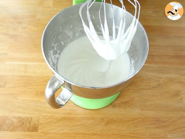 Pavlova aux fruits exotiques facile - Préparation etape 1