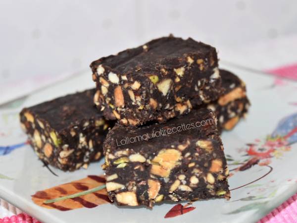 Barres énergétiques aux chocolat et fruits secs - Préparation etape 1