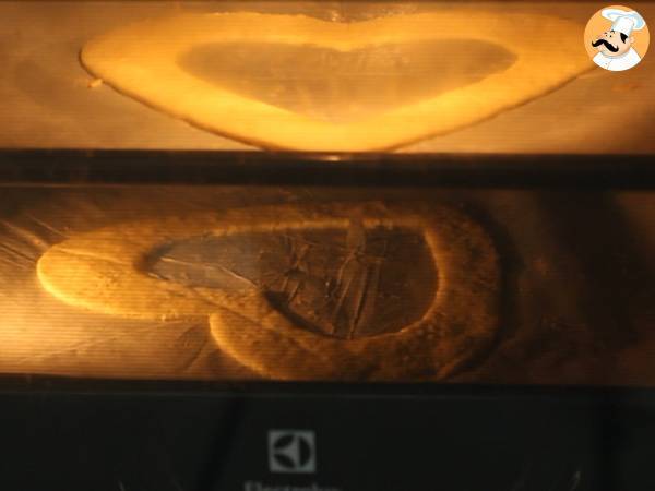 Heart cake au Kinder - Tarte cœur au Kinder pour la saint Valentin - Préparation etape 6