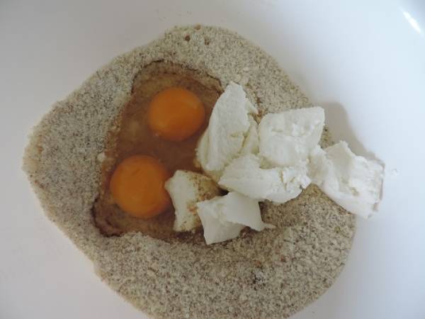 Tarte aux amandes, ricotta et ananas - Préparation etape 1