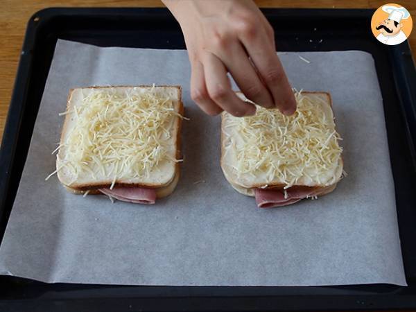 Croque-monsieur gourmands à la béchamel - Préparation etape 3