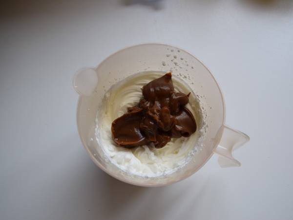 Glace avec seulement 2 ingrédients et sans sorbetière, super facile et super bon! - Préparation etape 1