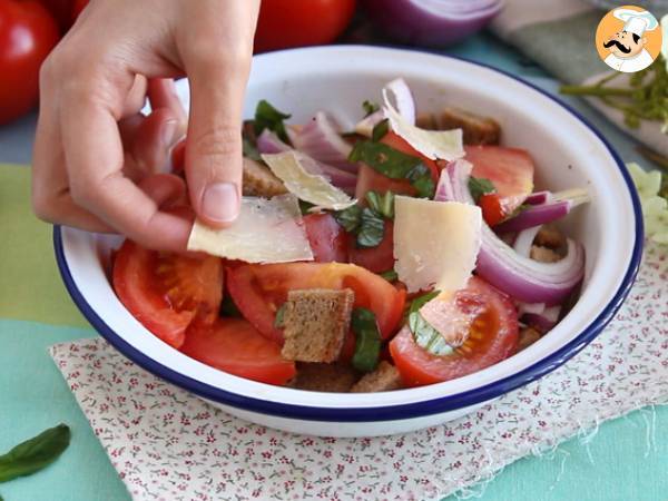 Salade Panzanella - Salade italienne - Préparation etape 3