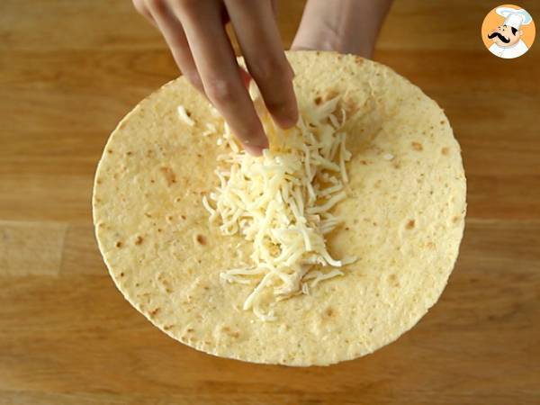 Enchiladas au poulet et sauce tomate piquante - Préparation etape 4