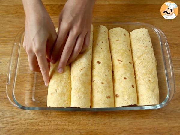 Enchiladas au poulet et sauce tomate piquante - Préparation etape 5
