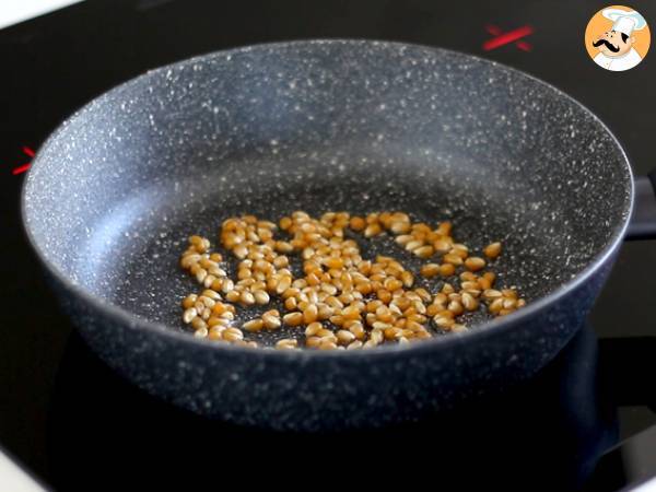 Pop corn au chocolat et aux marshmallows - Préparation etape 1