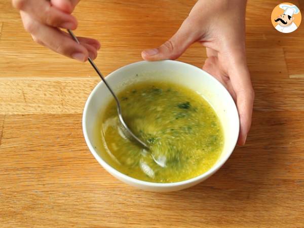 Couronne pizza garnie de mozzarella - Préparation etape 1