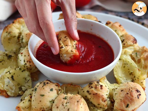 Couronne pizza garnie de mozzarella - Préparation etape 6