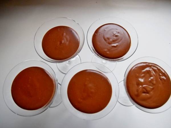 Crème au chocolat noir, sans farine et sans oeufs - Préparation etape 1