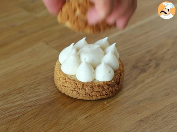 Choux craquelin à la crème à la vanille - Préparation etape 17
