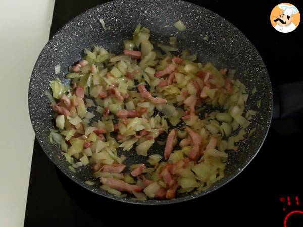 Pommes de terre au four farcies aux lardons et fromage - Préparation etape 2