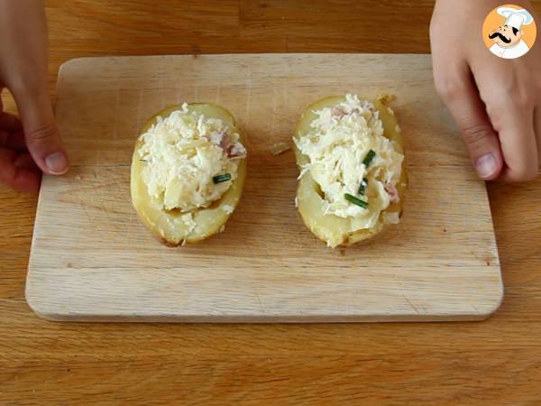 Pommes de terre au four farcies aux lardons et fromage - Préparation etape 4