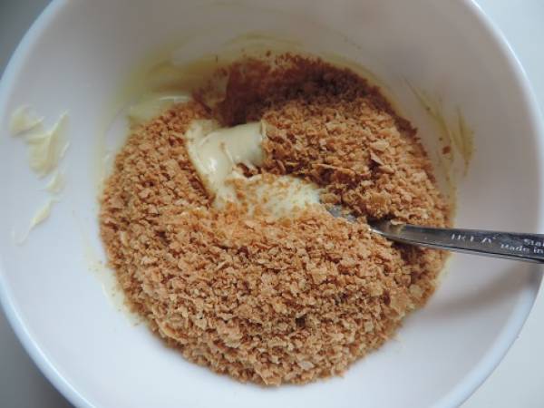 Praline au chocolat blanc et gavotte, 2 ingrédients seulement - Préparation etape 1