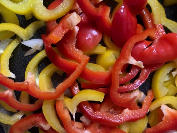 Quesadillas au boeuf et aux poivrons - Préparation etape 1