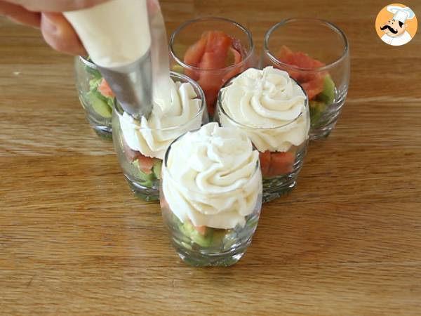 Verrines au saumon fumé et à l'avocat - Préparation etape 5