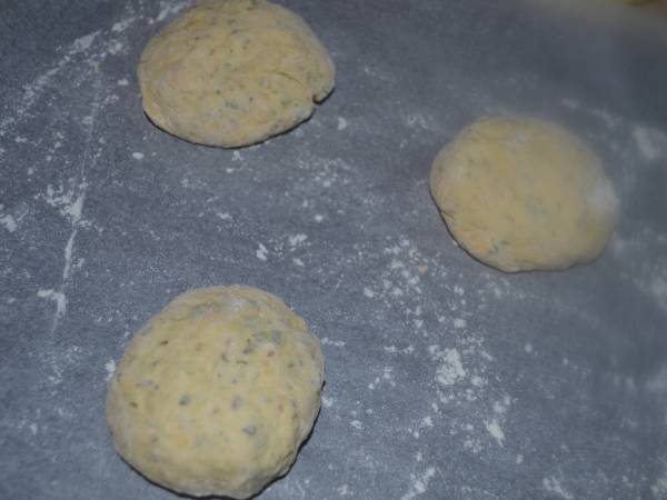 Mes Petits Pains Burger ( au parmesan, basilic et origan ) - Préparation etape 6