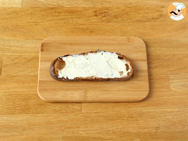 Tartines fromage frais, pesto et tomates cerises - Préparation etape 1