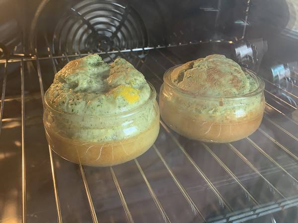 Oeufs cocotte au pesto - Préparation etape 3