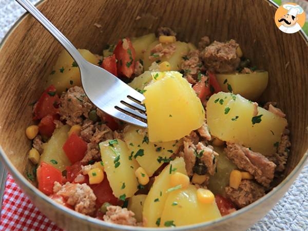 Salade de pommes de terre, thon et tomates - Préparation etape 3