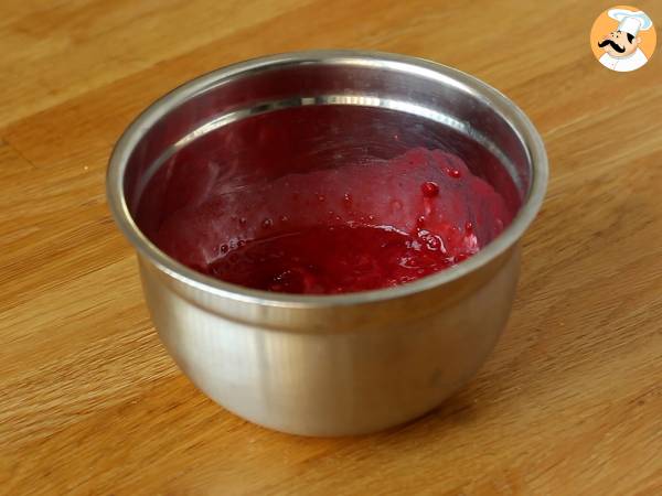 Gâteau crumble délicieux aux framboises, croquant et fondant - Préparation etape 1