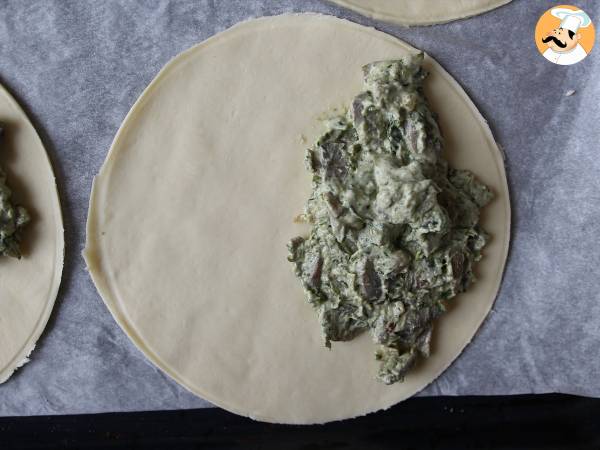 Chaussons farcis de champignons et d'épinards - Préparation etape 3