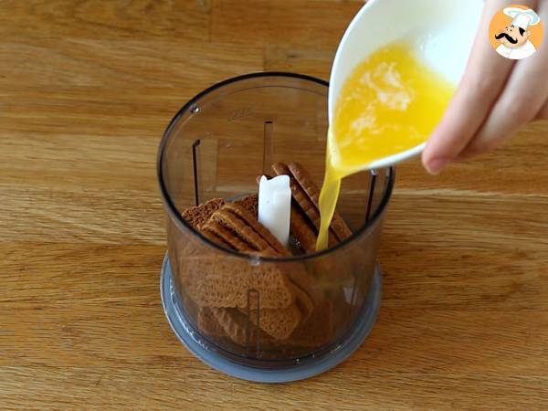 Cheesecakes sans cuisson aux biscuits speculoos - Préparation etape 1