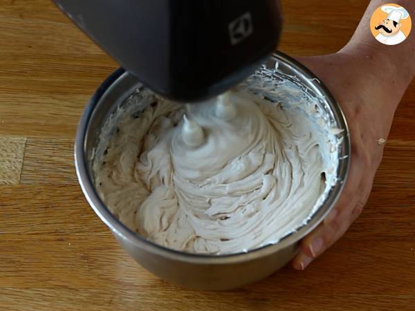 Cheesecakes sans cuisson aux biscuits speculoos - Préparation etape 3