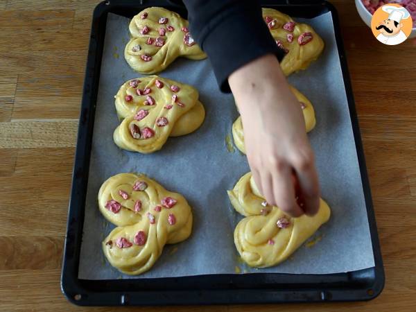 Brioches cœurs extra moelleuses pour la saint Valentin - Préparation etape 11