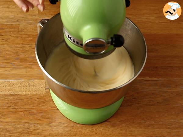 Bundt cake de Pâques au citron et chocolat blanc - Préparation etape 1