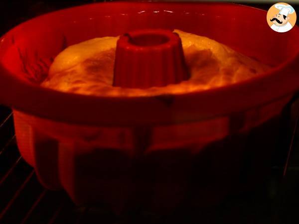 Bundt cake de Pâques au citron et chocolat blanc - Préparation etape 5