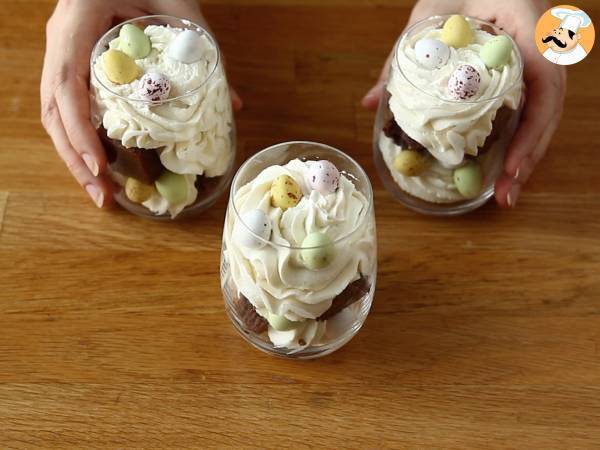 Verrines de Pâques au brownie et à la chantilly - Préparation etape 6